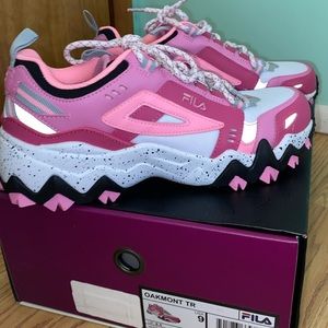 Fila Women’s Oakland TR Sneakers